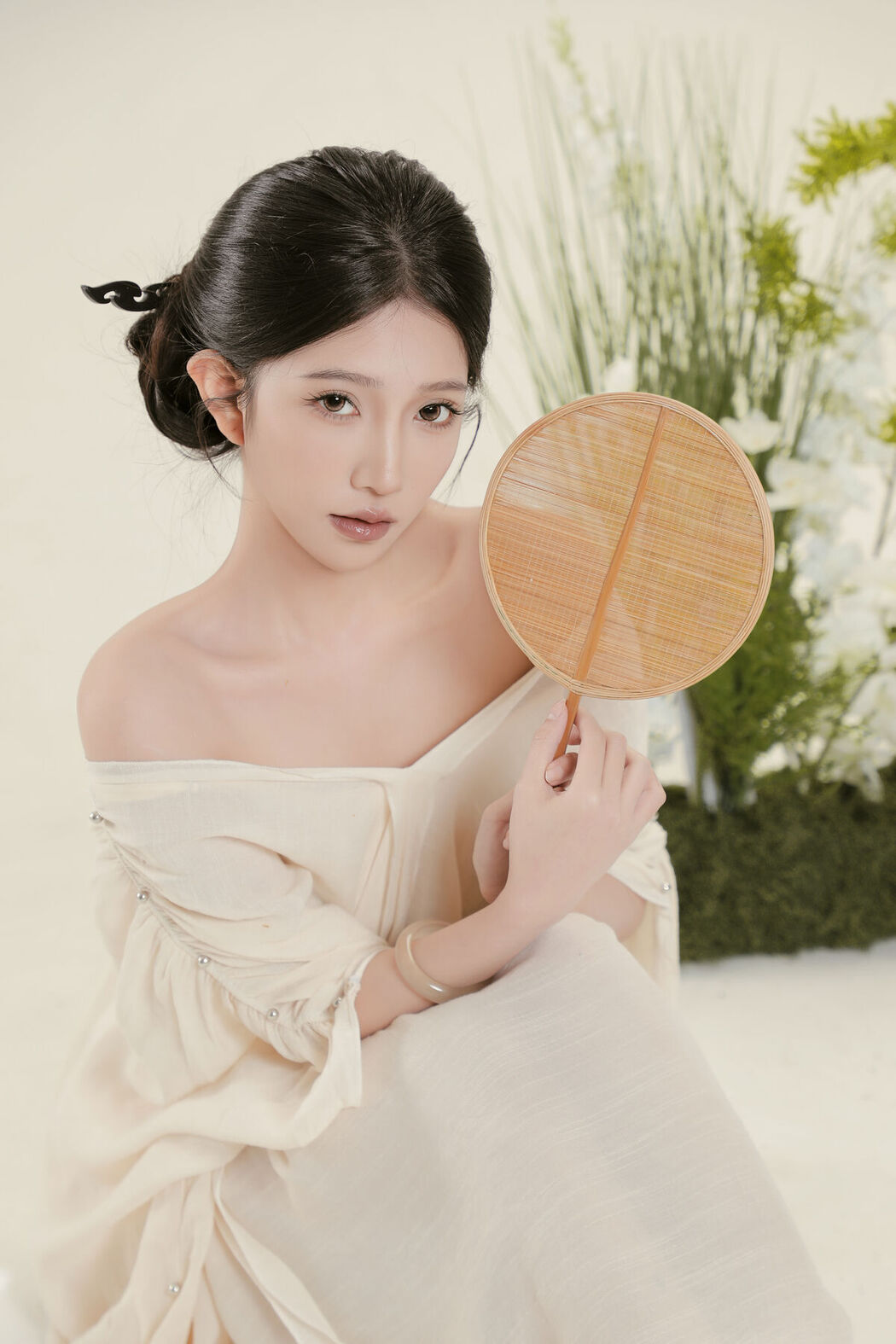 YiTuYu艺图语 Vol.8316 CHEN陈一 (22P)