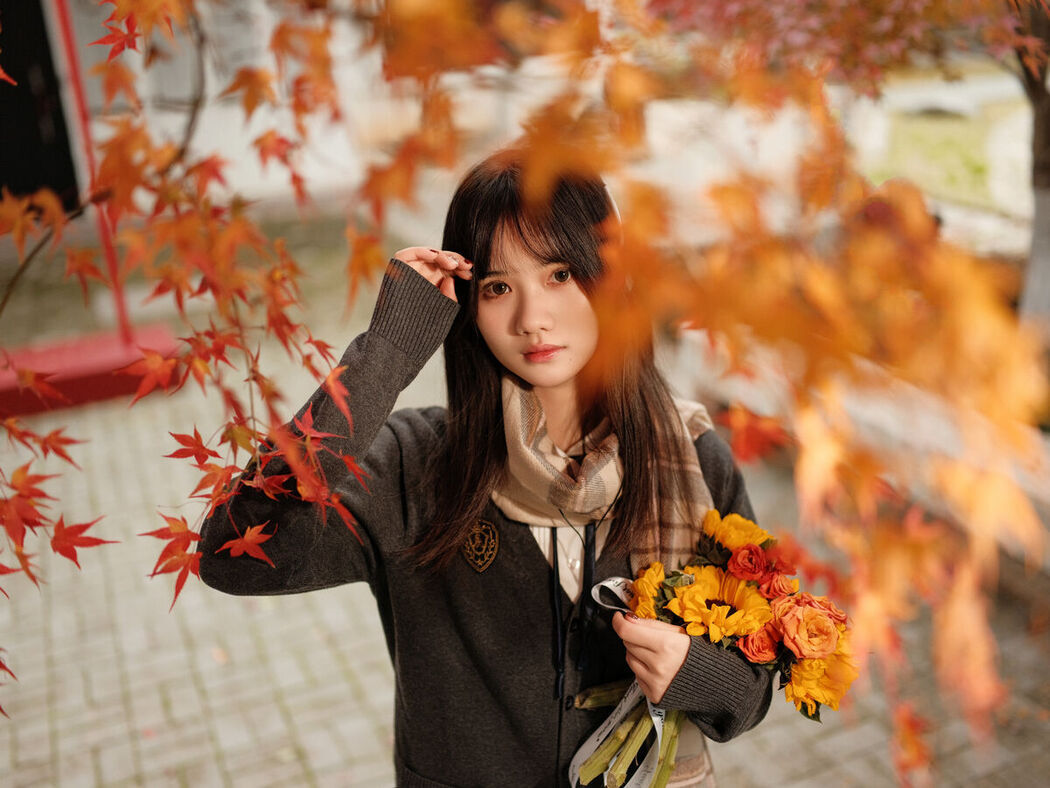YiTuYu艺图语 Vol.8309 不许翘二郎腿 (24P)