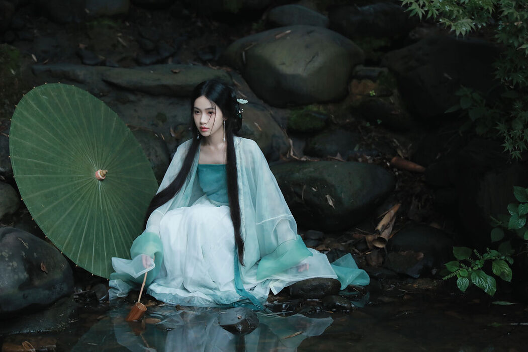 YiTuYu艺图语 Vol.8310 nana (24P)