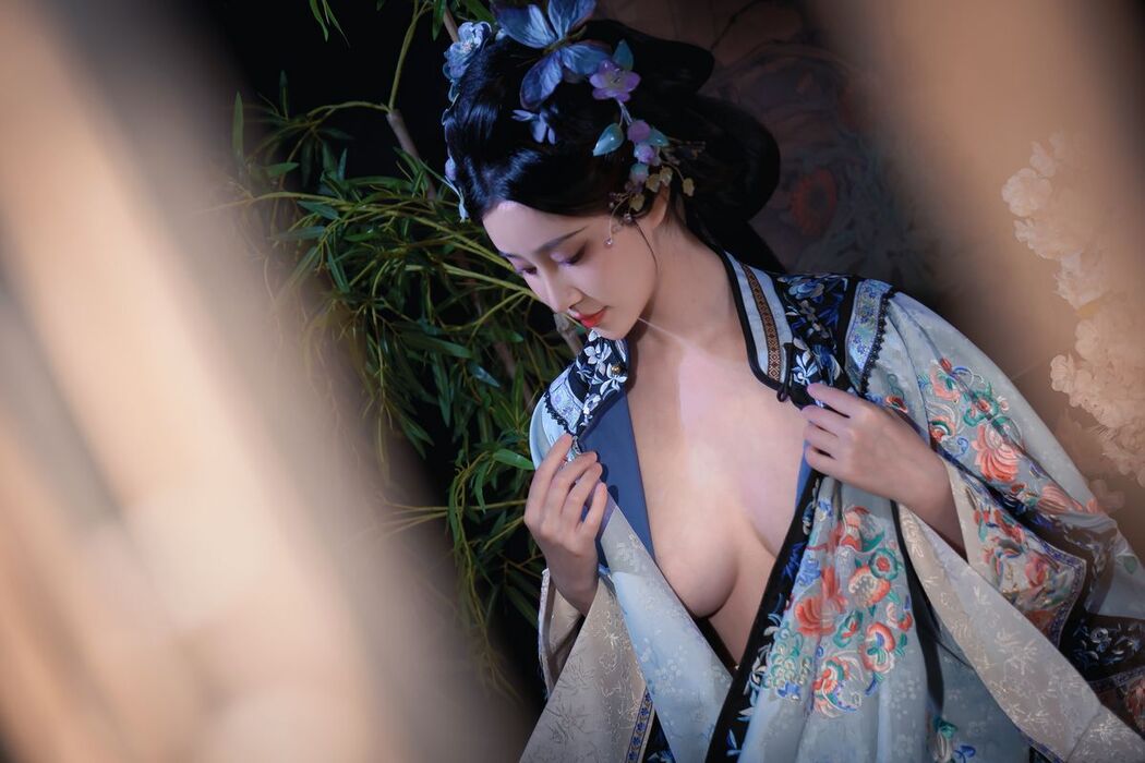 Coser@年年Nnian – 丝兰陵 (72P)