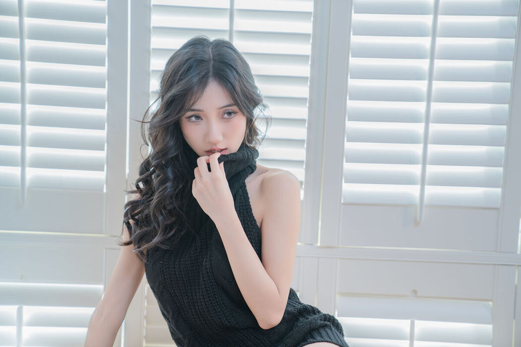 YiTuYu艺图语 Vol.8317 o1ne万 (23P)