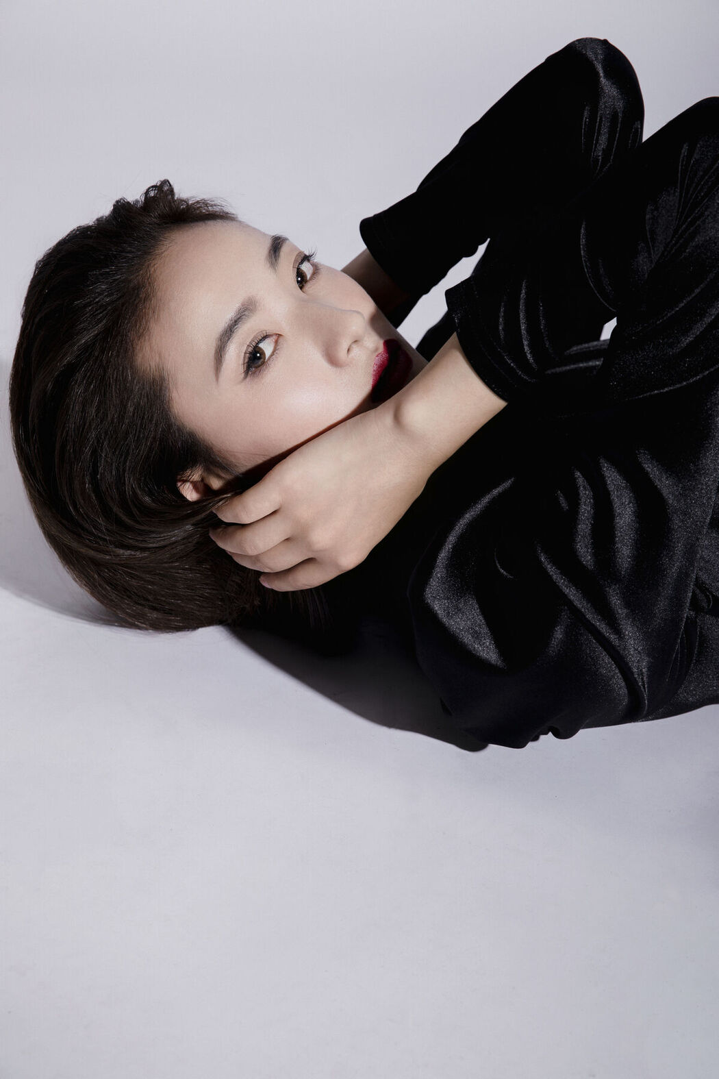 YiTuYu艺图语 Vol.8323 周旭旭 (24P)
