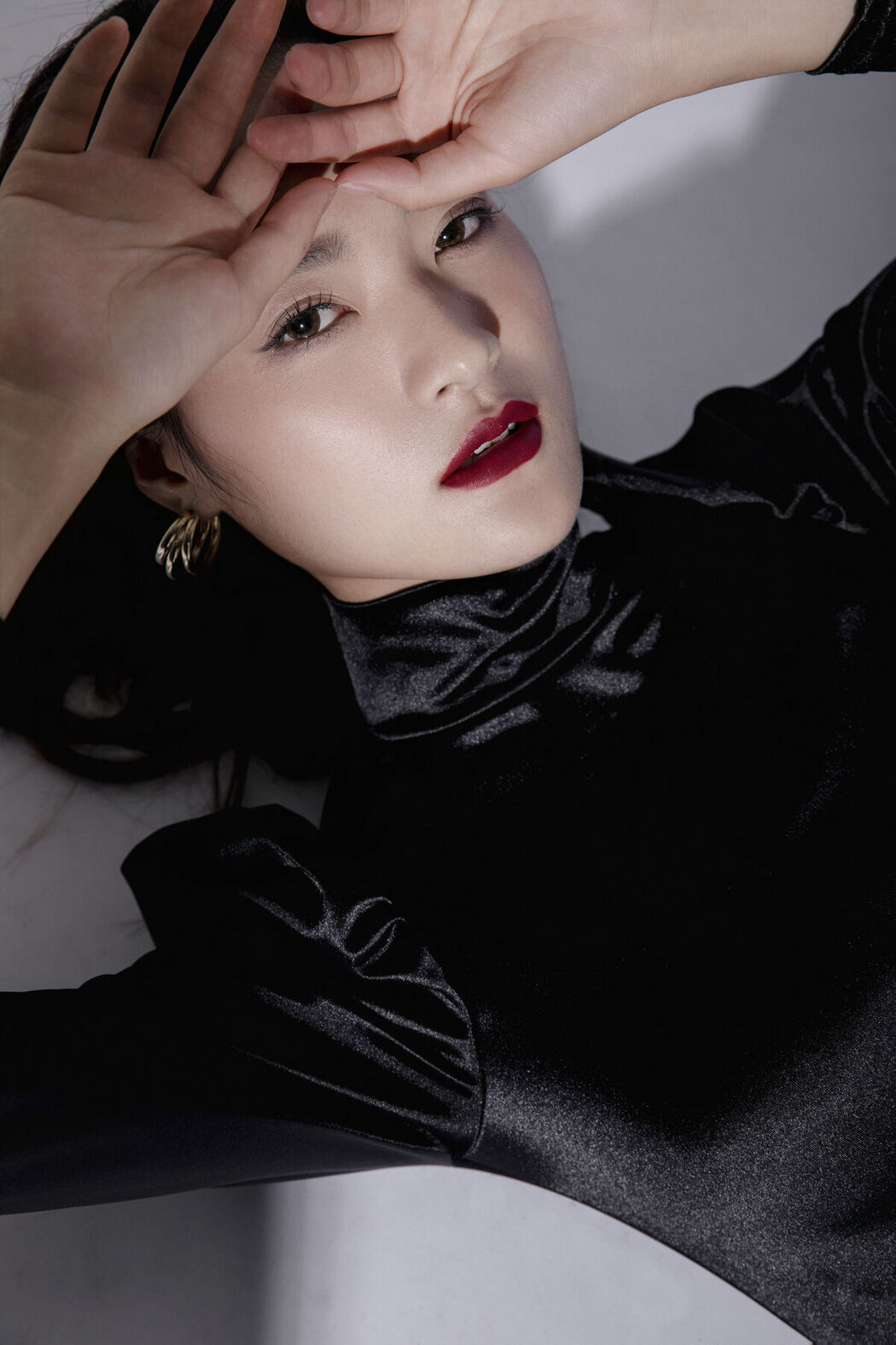 YiTuYu艺图语 Vol.8323 周旭旭 (24P)