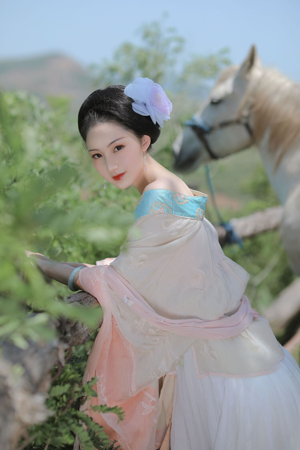 YiTuYu艺图语 Vol.8320 果果 (18P)