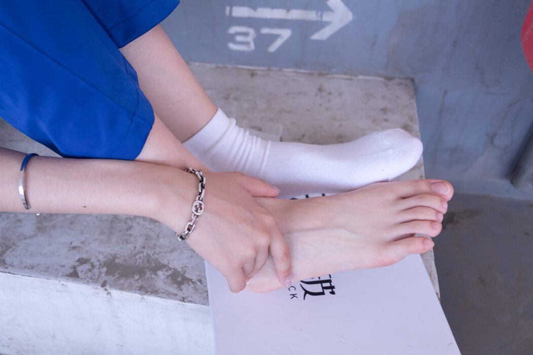 BoBoSocks袜啵啵 NO.002 Zhi Yu