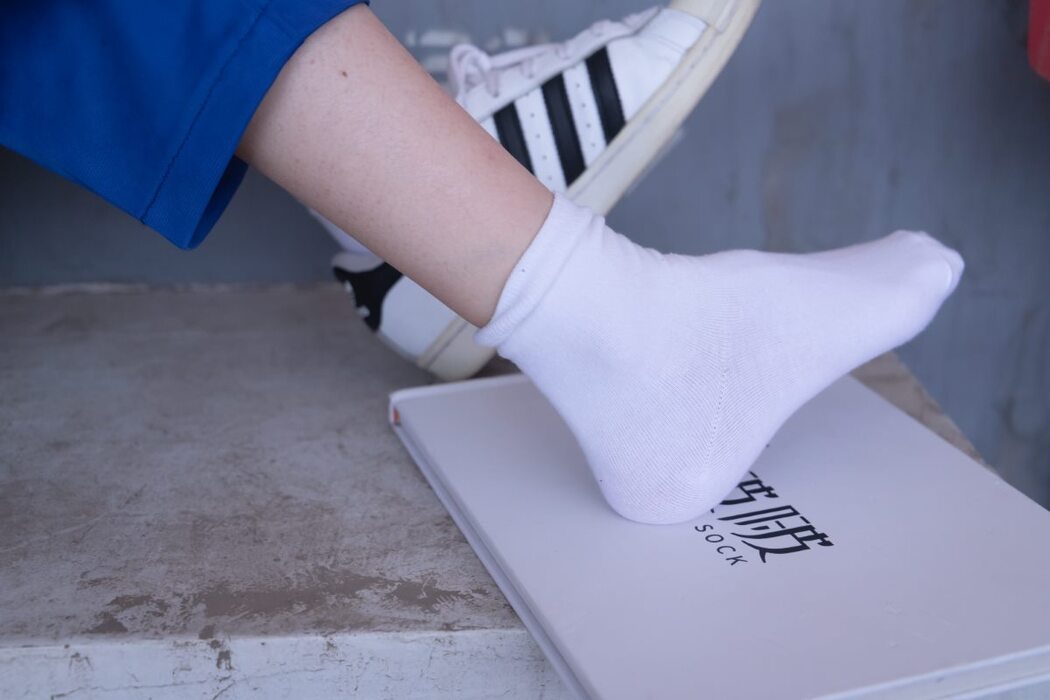 BoBoSocks袜啵啵 NO.002 Zhi Yu