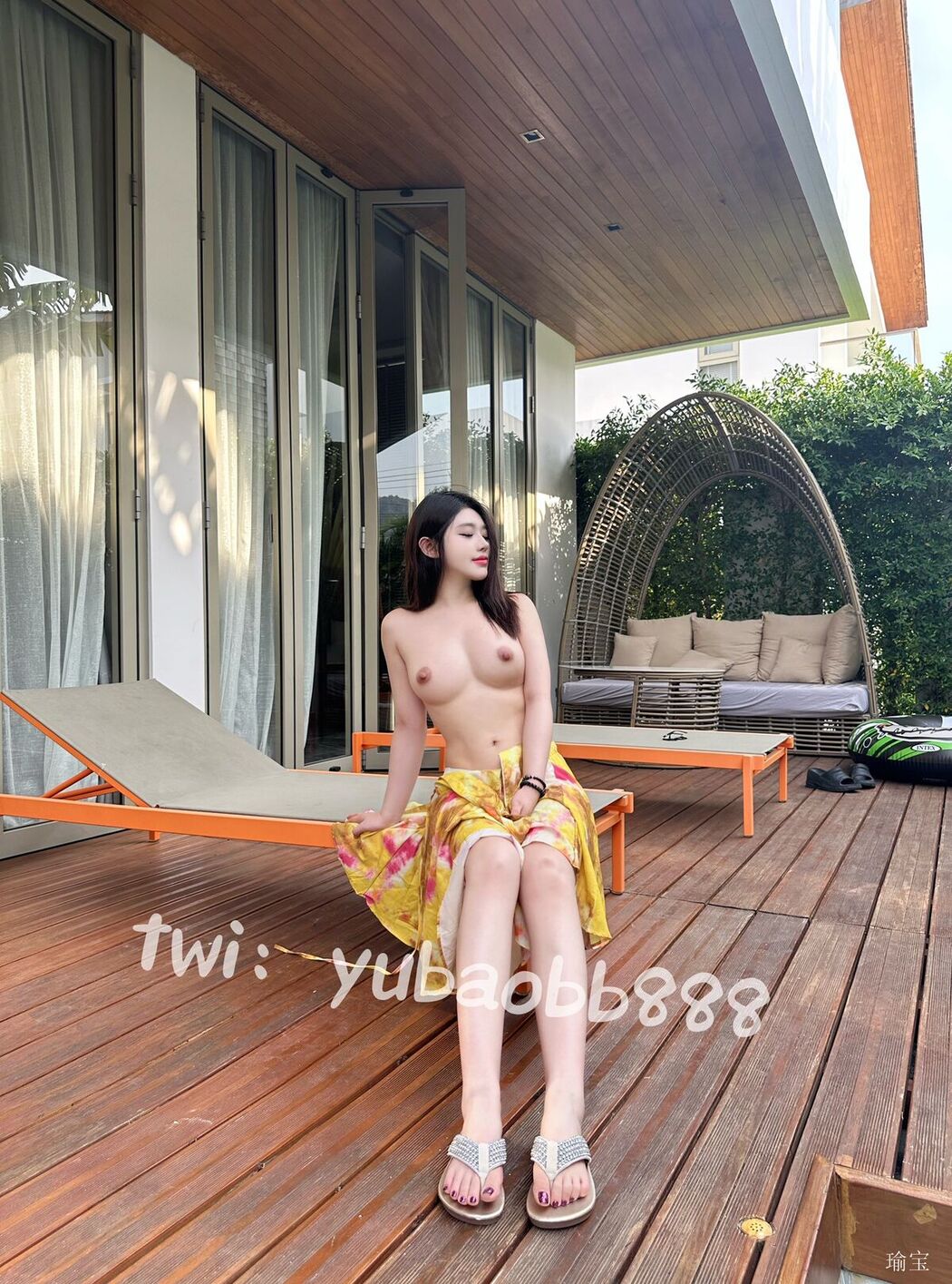 Yu Bao 瑜宝 – 9月最新露出挑战 外人眼中的女神私下就是一只小母狗 Ep.01 Part05 (65P)