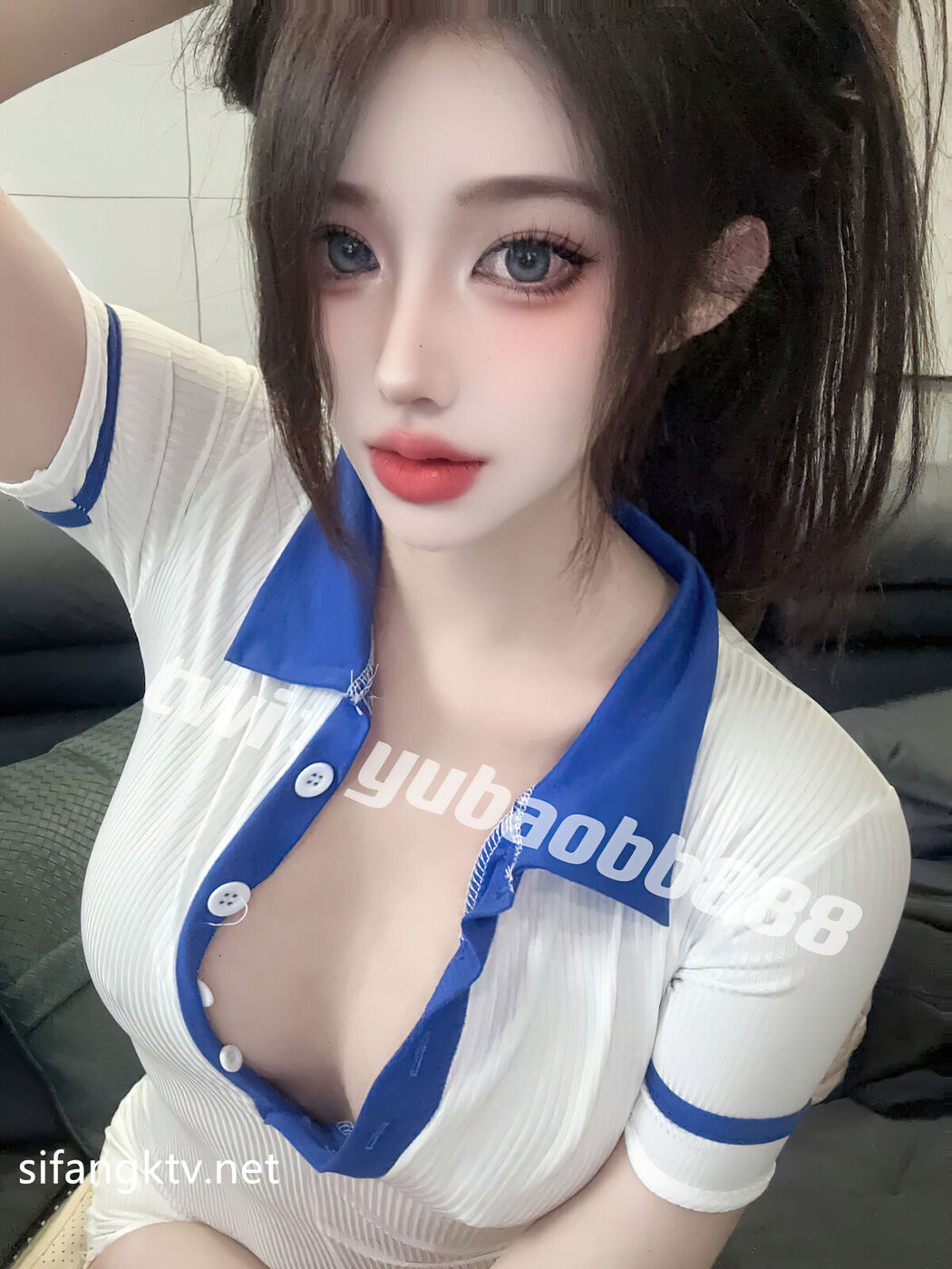 Yu Bao 瑜宝 – 12月丝袜长腿诱惑 (49P)