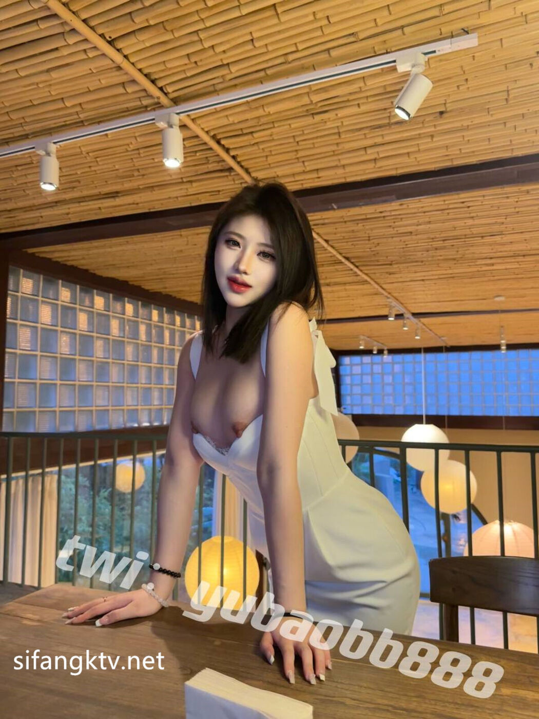 Yu Bao 瑜宝 – 多场景户外露出玩刺激 Part02 (66P)