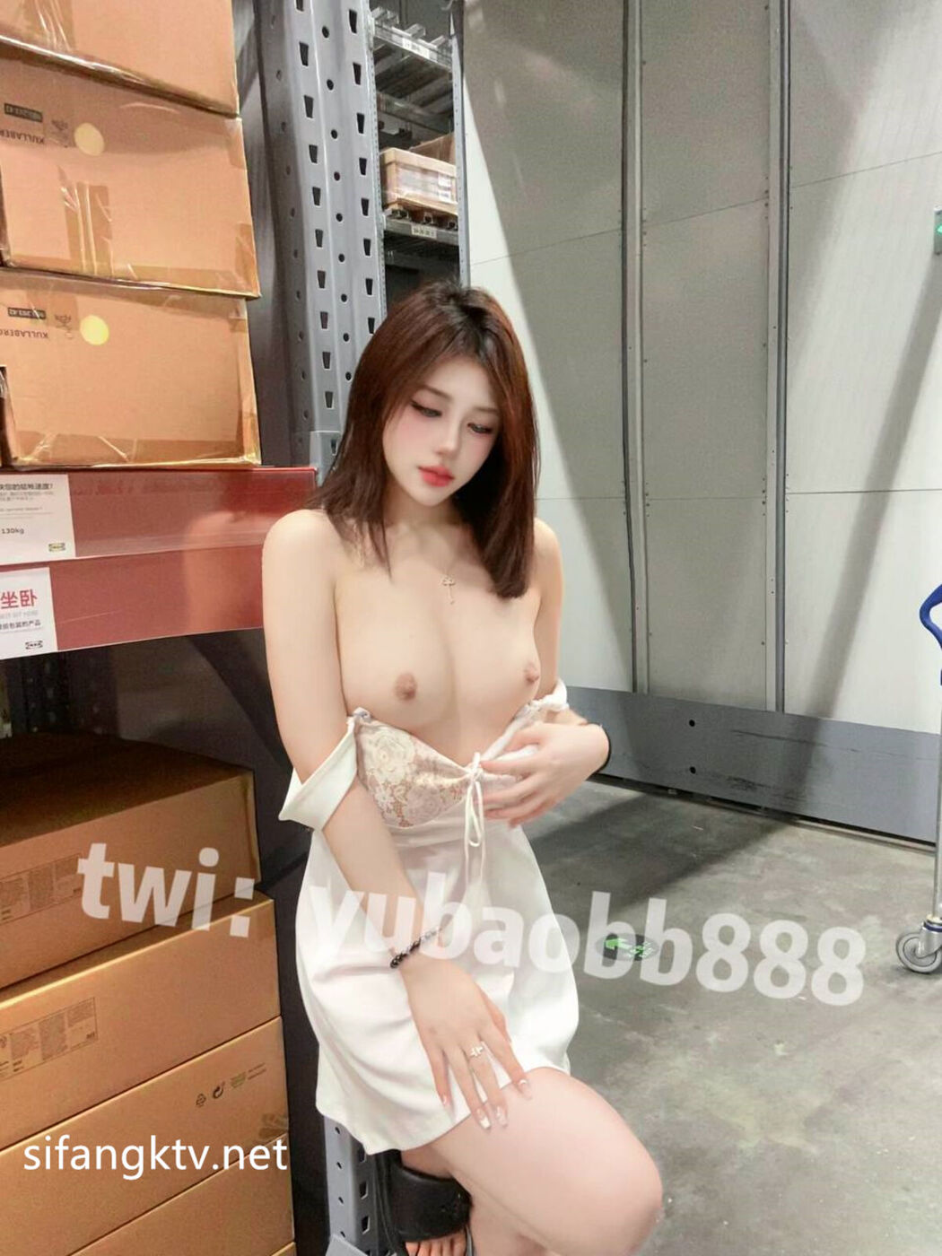 Yu Bao 瑜宝 – 多场景户外露出玩刺激 Part01 (67P – 29V)