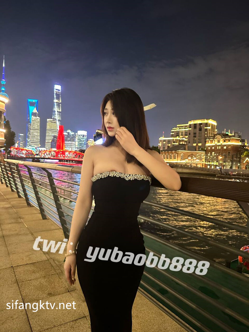 Yu Bao 瑜宝 – 多场景户外露出玩刺激 Part02 (66P)