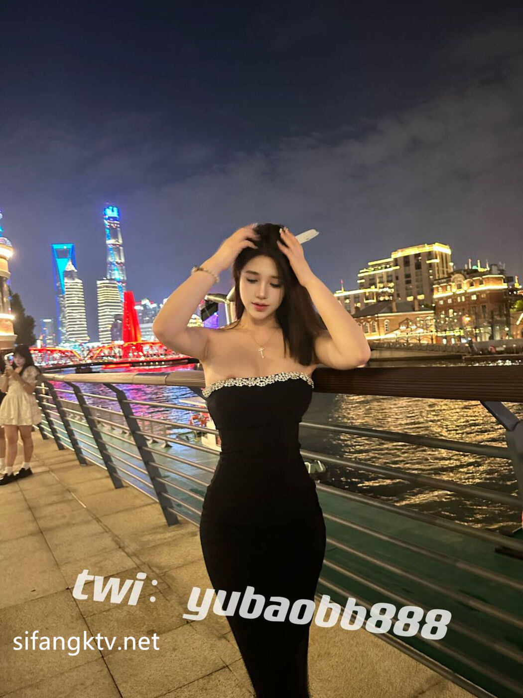 Yu Bao 瑜宝 – 多场景户外露出玩刺激 Part02 (66P)