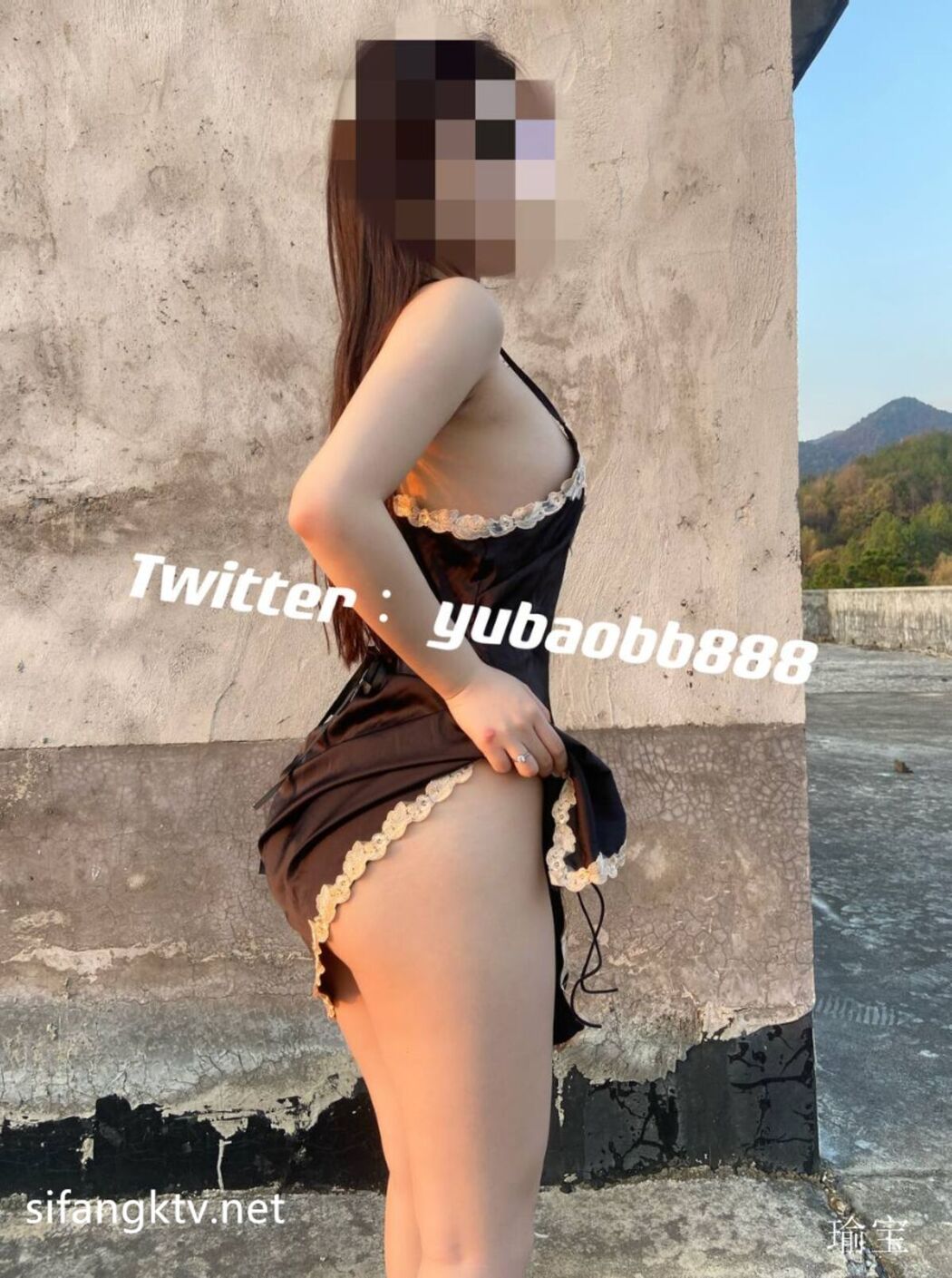 Yu Bao 瑜宝 – 9月最新露出挑战 外人眼中的女神私下就是一只小母狗 Ep.01 Part04 (65P)