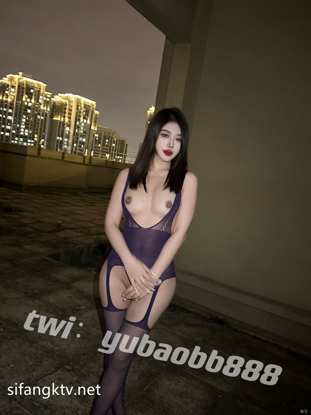 Yu Bao 瑜宝 – 9月最新露出挑战 外人眼中的女神私下就是一只小母狗 Ep.01 Part04 (65P)