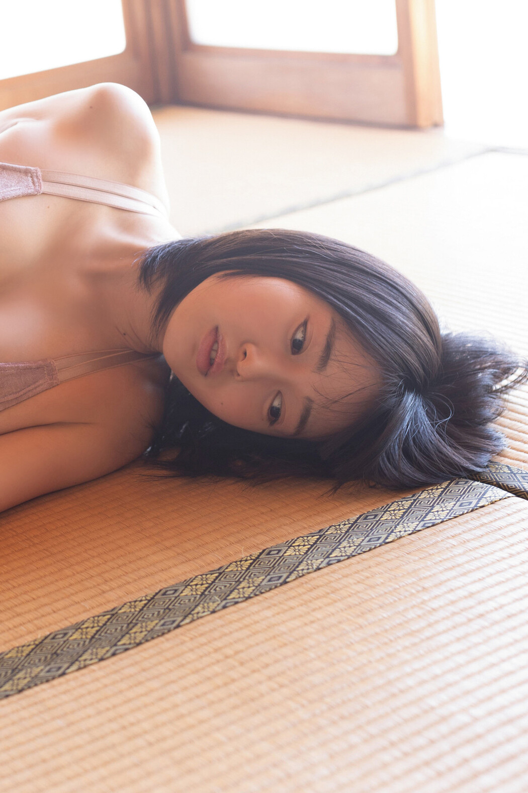 Miu Shirahama 白濱美兎, FRIDAYデジタル写真集 「ぎゅってして Vol.1」 Set.03