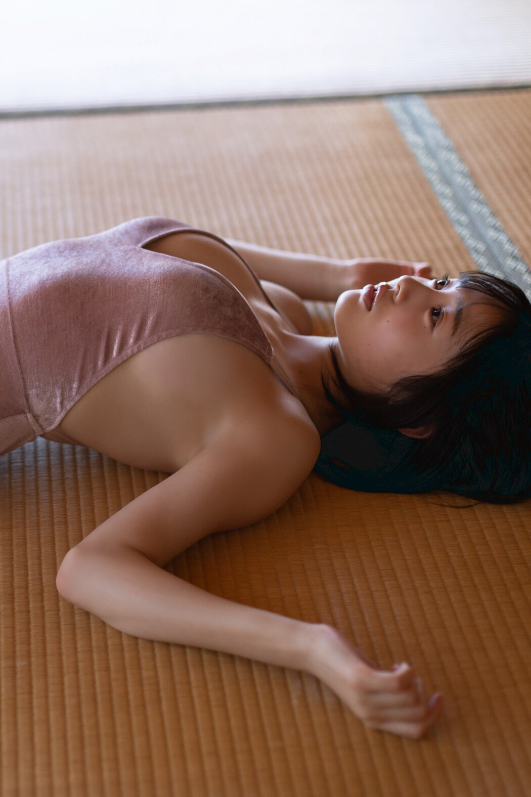 Miu Shirahama 白濱美兎, FRIDAYデジタル写真集 「ぎゅってして Vol.1」 Set.03