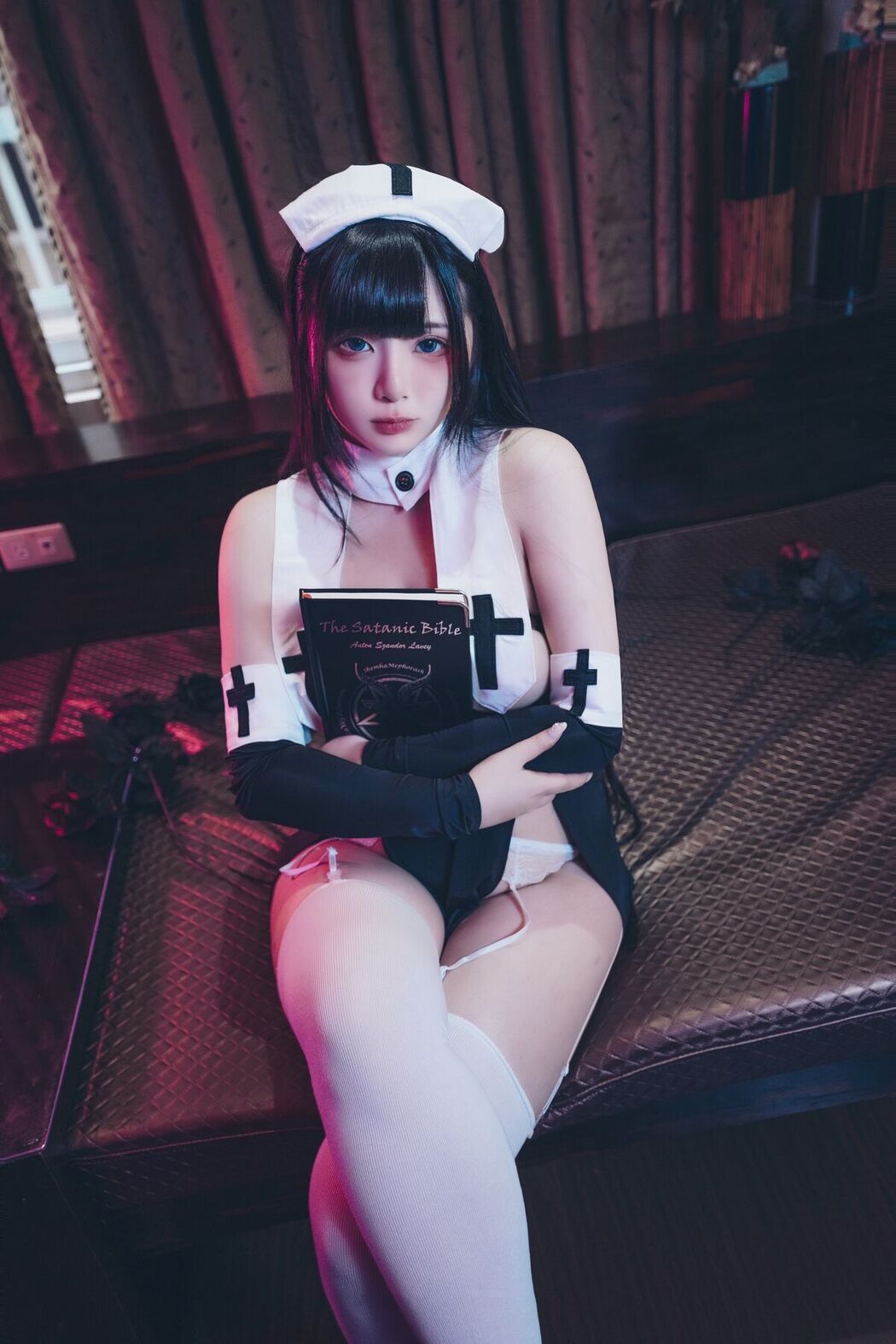 Coser@落落Raku – 修女与魔鬼 (37P)