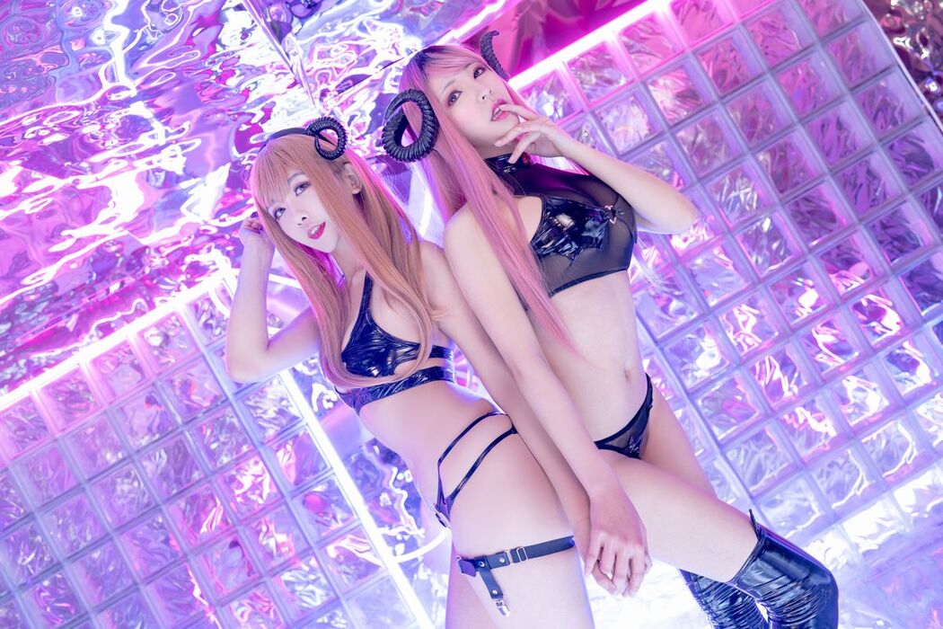 Coser@源纱希喵喵喵 And 镜子 – 魅魔双人 (29P)