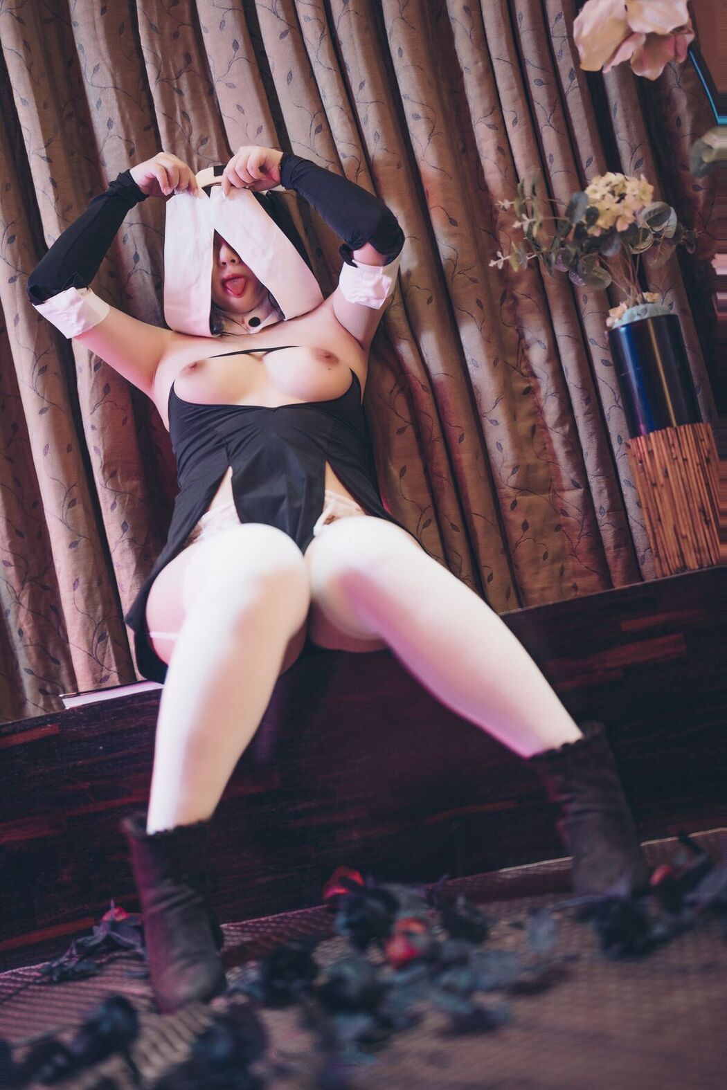 Coser@落落Raku – 修女与魔鬼 (37P)
