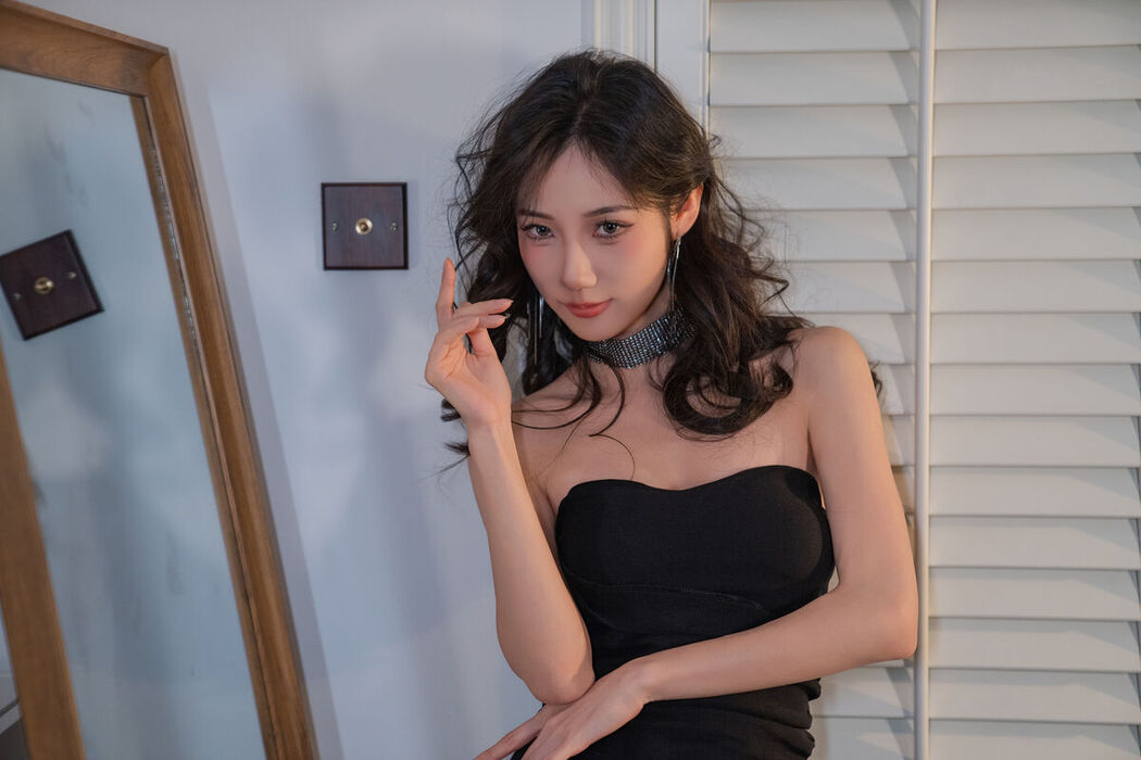 YiTuYu艺图语 Vol.8334 o1ne万 (27P)