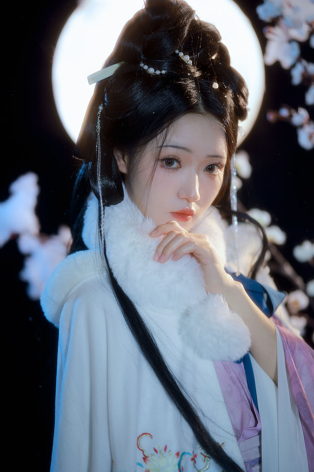YiTuYu艺图语 Vol.8338 是月月阿 (23P)
