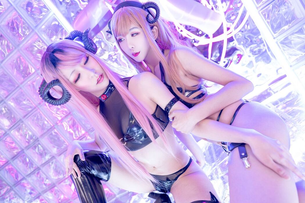 Coser@源纱希喵喵喵 And 镜子 – 魅魔双人 (29P)