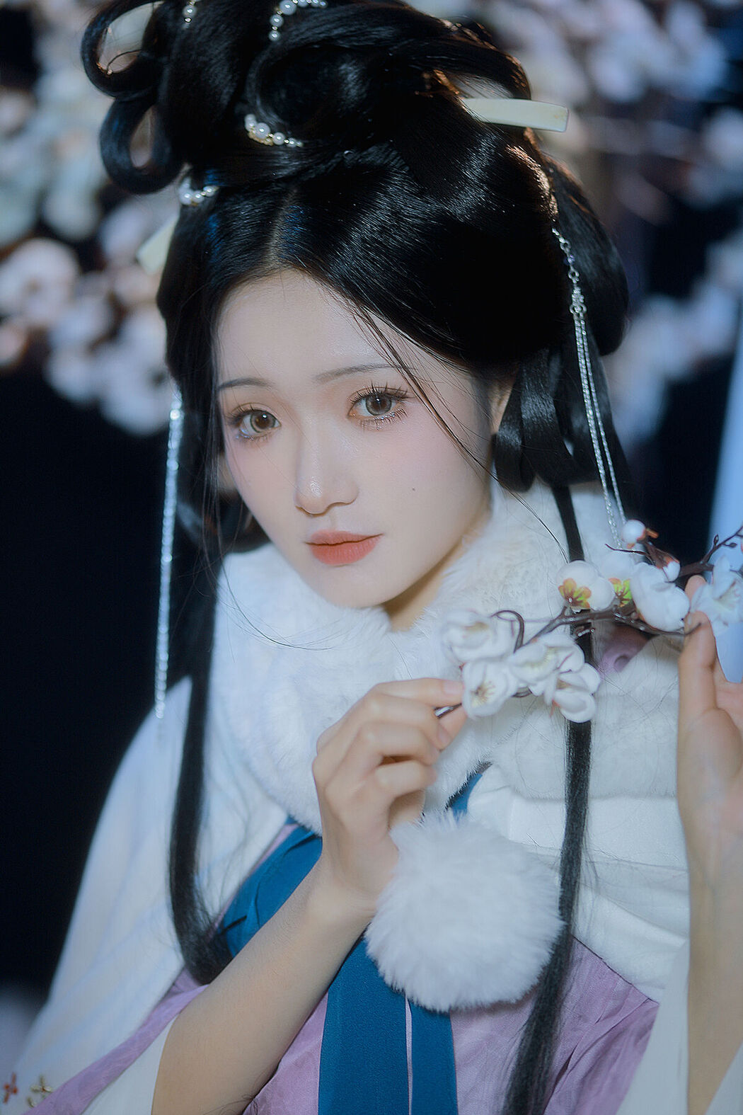 YiTuYu艺图语 Vol.8338 是月月阿 (23P) Cover Photo