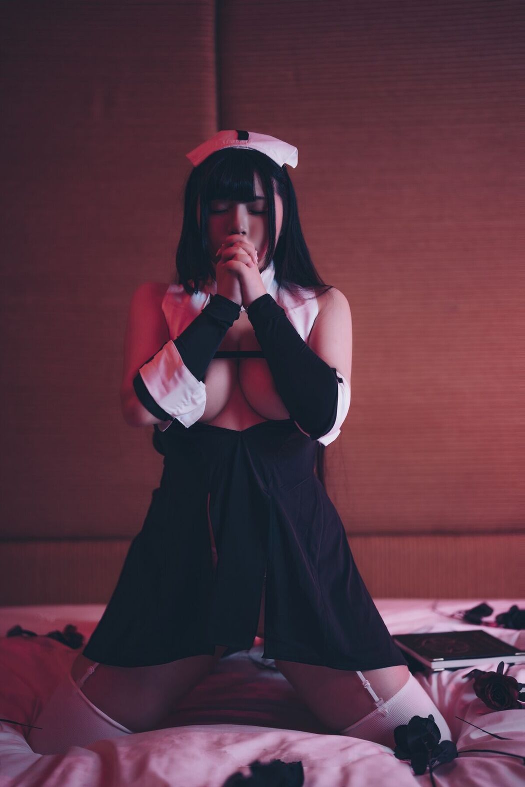 Coser@落落Raku – 修女与魔鬼 (37P)