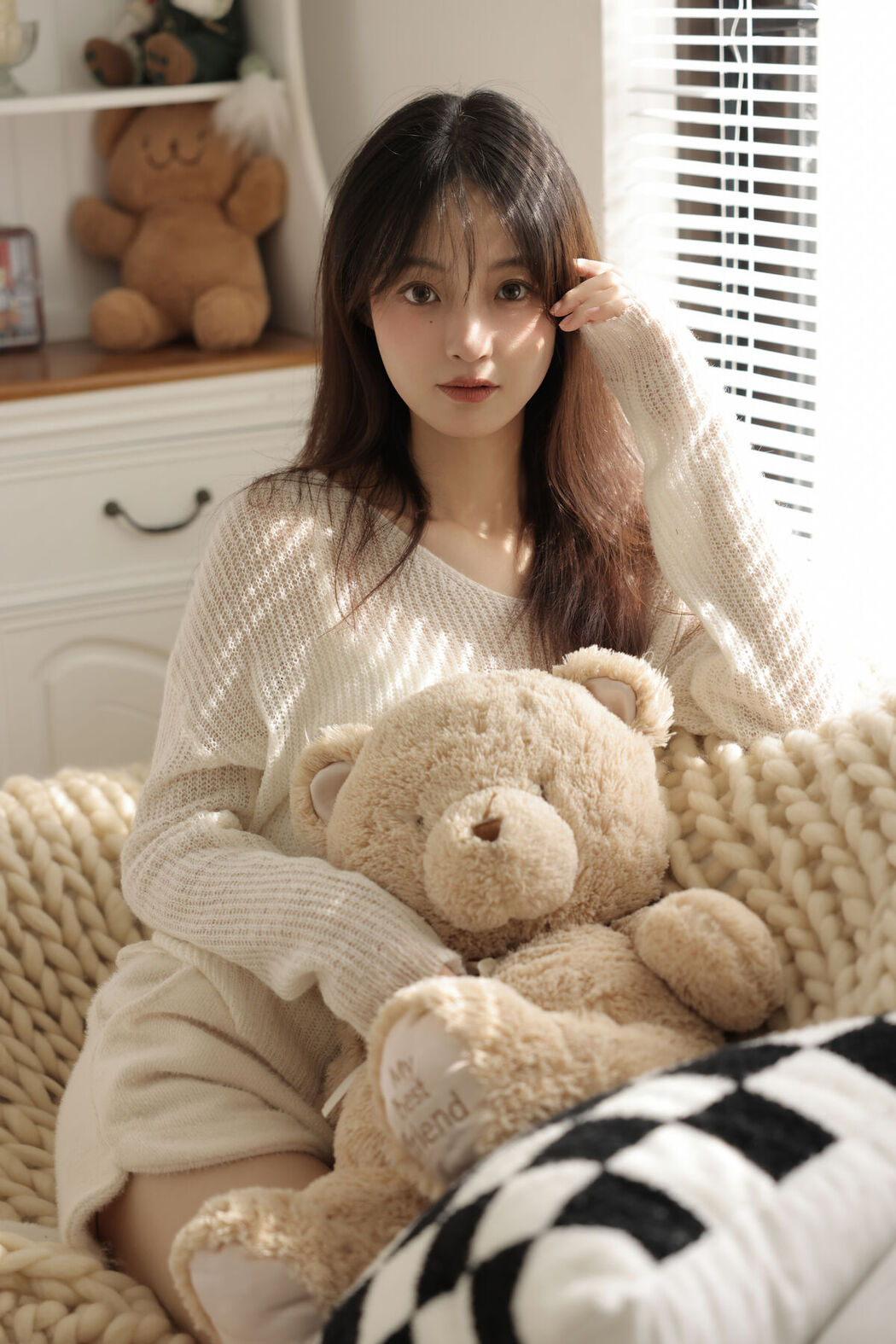 YiTuYu艺图语 Vol.8339 鱼尾酱 (25P)