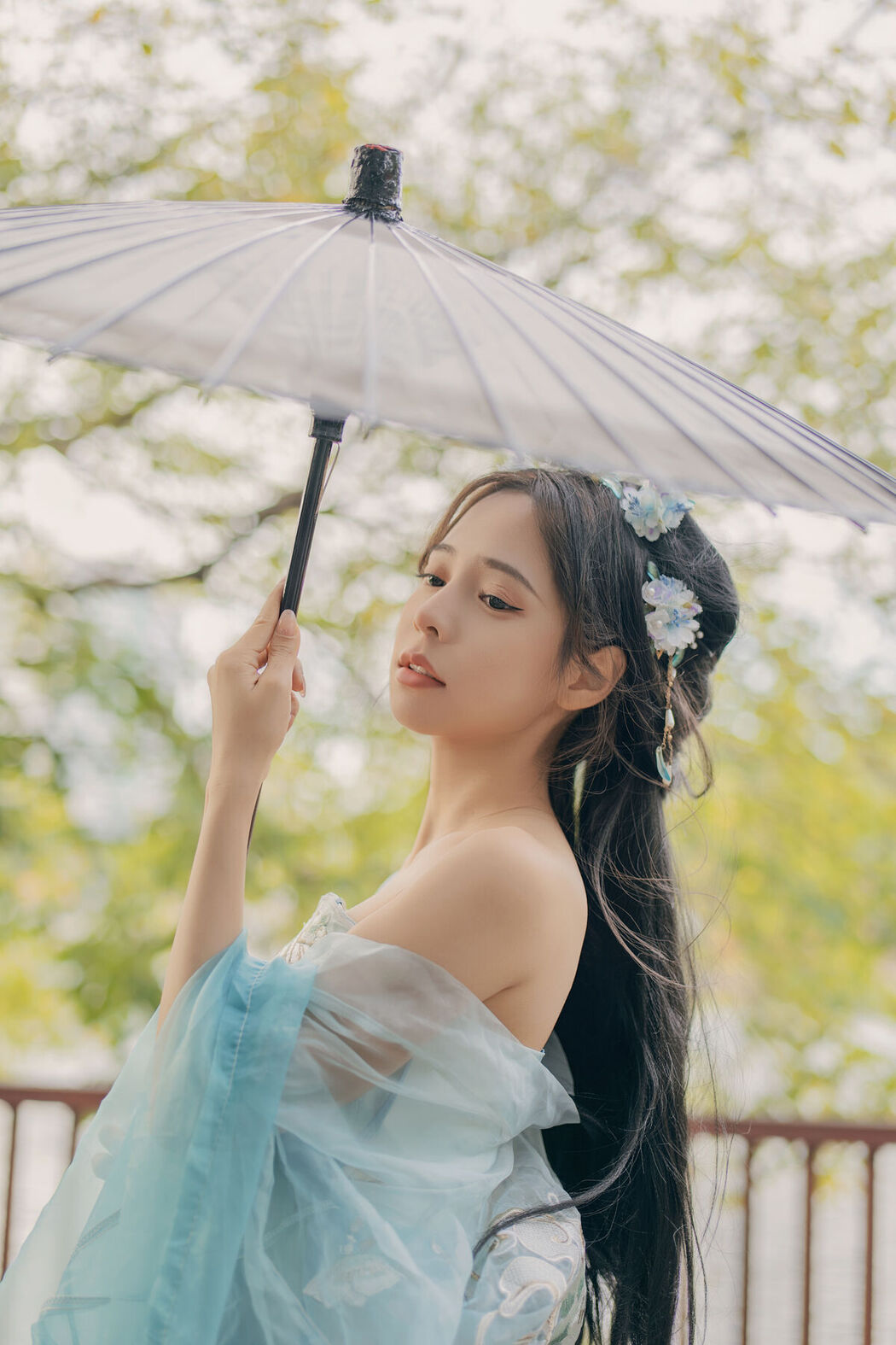 YiTuYu艺图语 Vol.8341 蛋蛋 (22P)