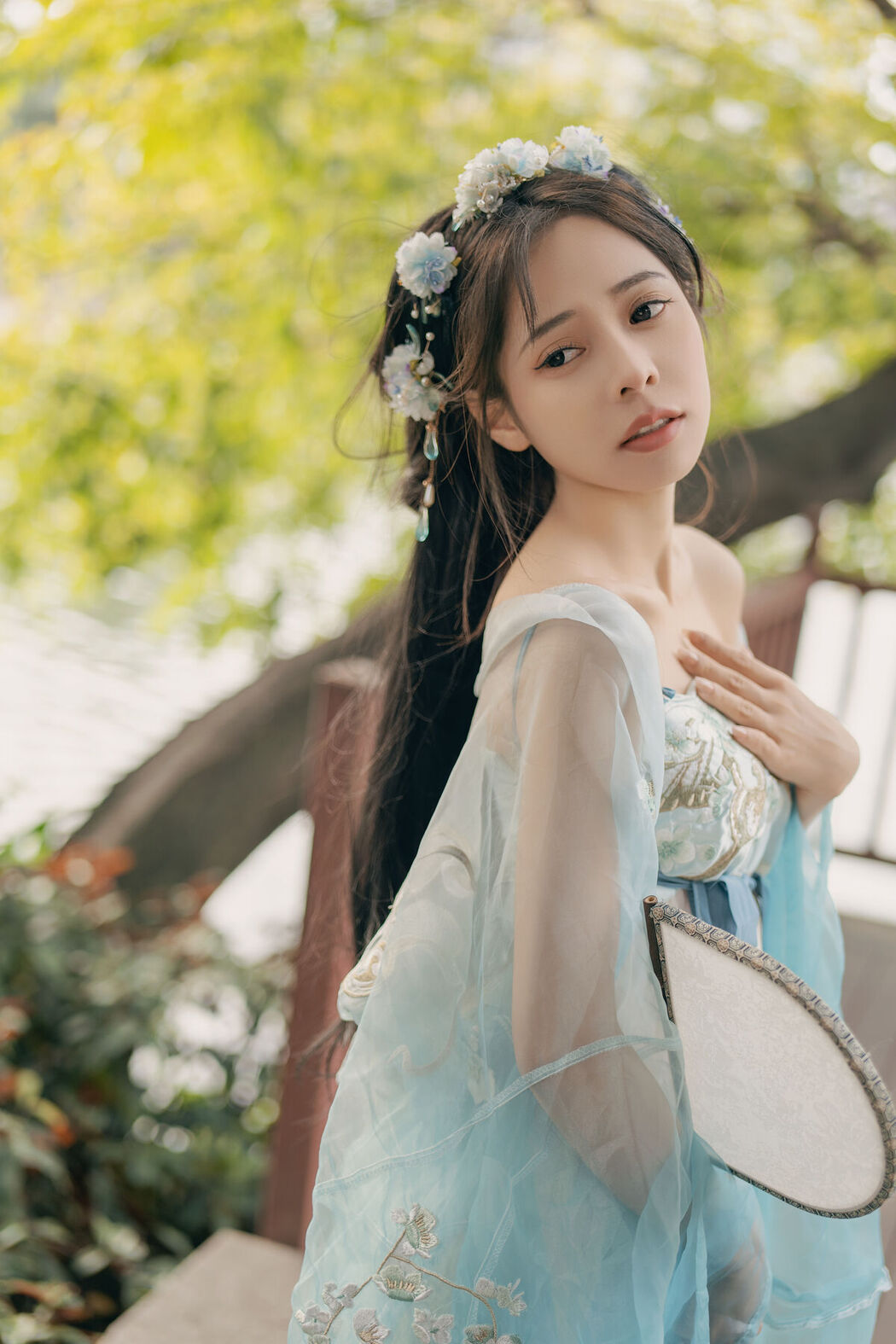 YiTuYu艺图语 Vol.8341 蛋蛋 (22P)