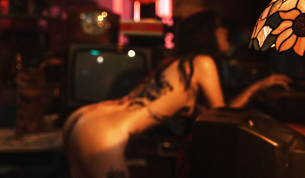 Coser@草莓味奈奈兔 – 古玩店玩偶 (47P – 1V)