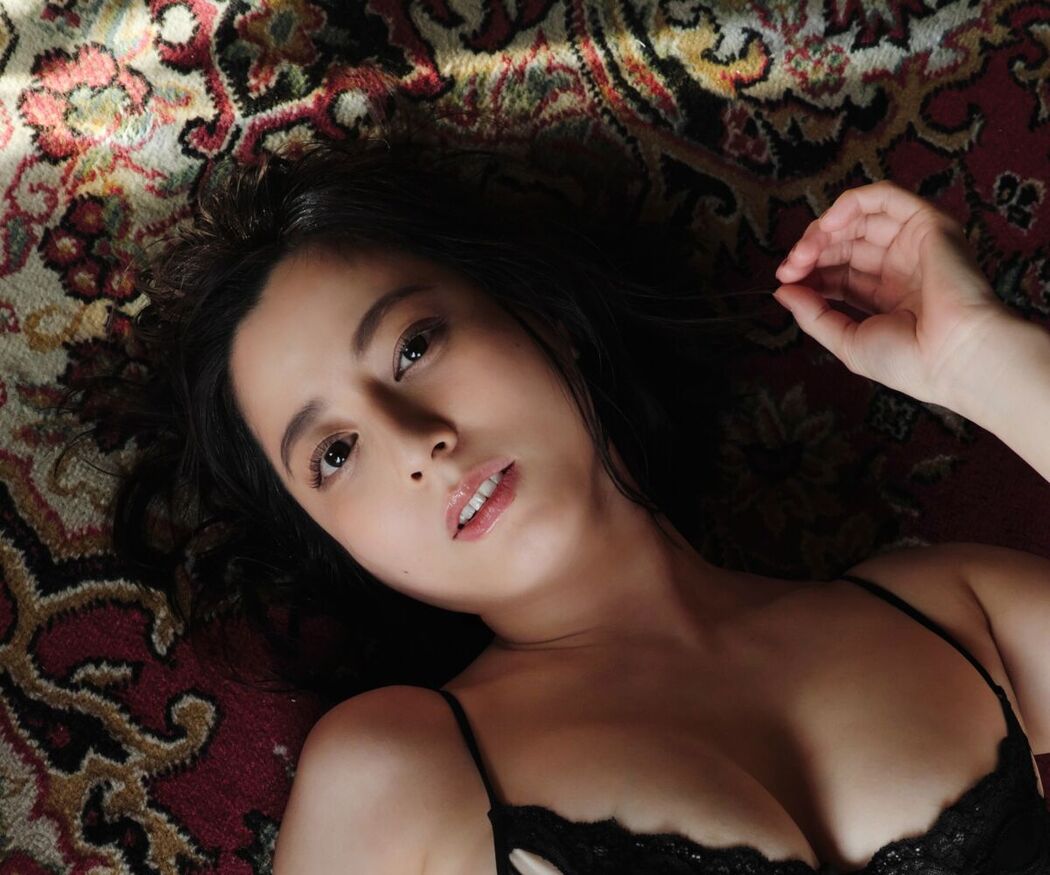 JP Yumi Sugimoto 杉本有美 &#8211; 美魔女 (77P &#8211; 1V)