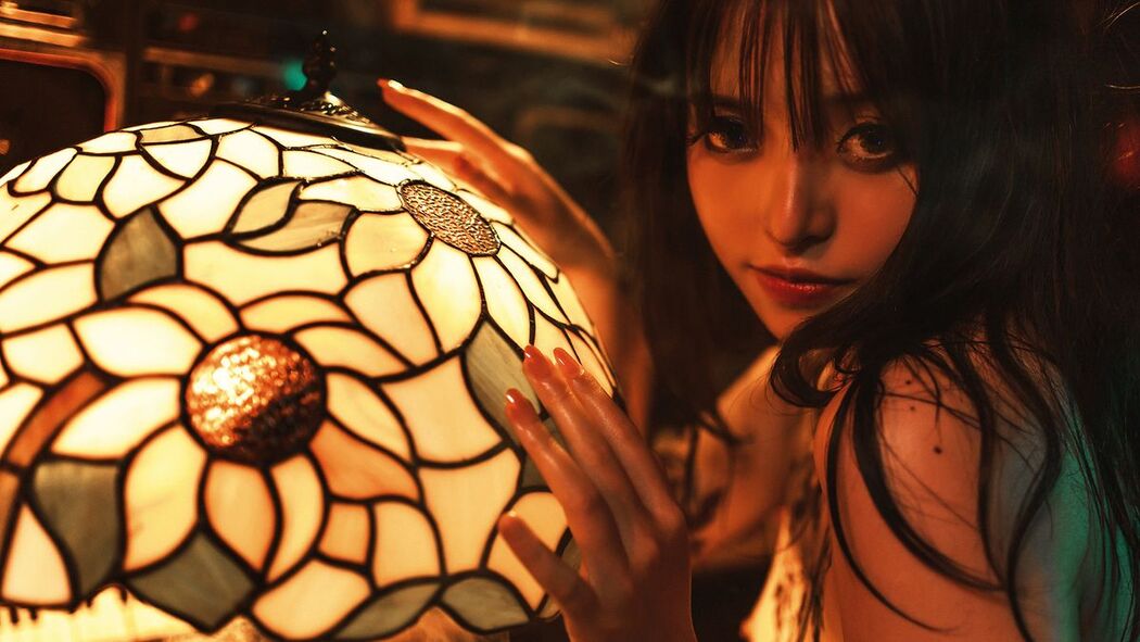 Coser@草莓味奈奈兔 – 古玩店玩偶 (47P – 1V)