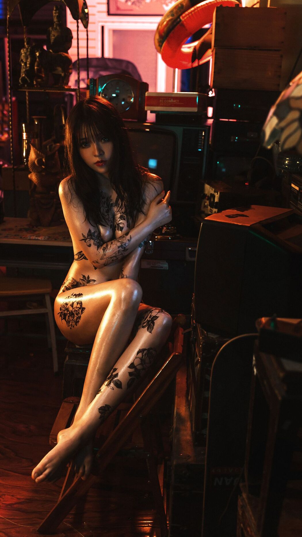 Coser@草莓味奈奈兔 – 古玩店玩偶 (47P – 1V)