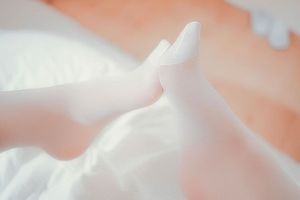 Coser@神楽坂真冬 – 白丝猫娘 (76P – 2V)