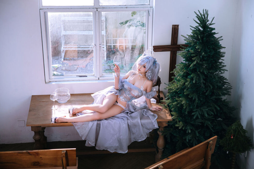 Coser@日奈娇 – 胜利女神 妮姬 灰姑娘 (43P)