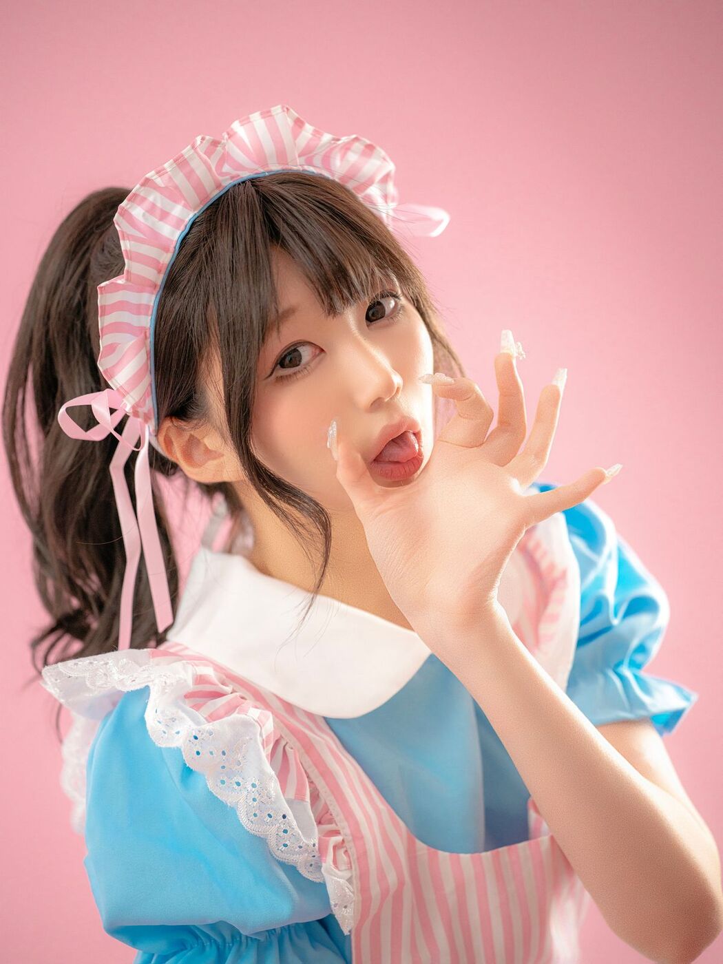 Coser@NAGISA魔物喵 &#8211; メイド喫茶 (91P)