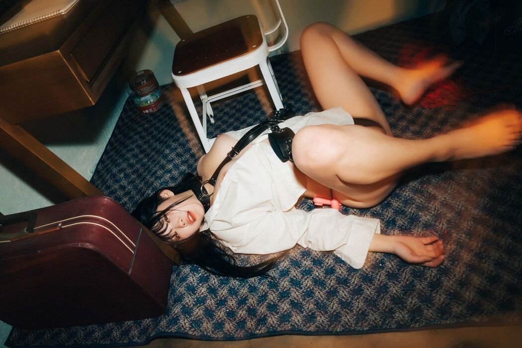 Haivia Zia 지아 – Tight And Closer (71P)