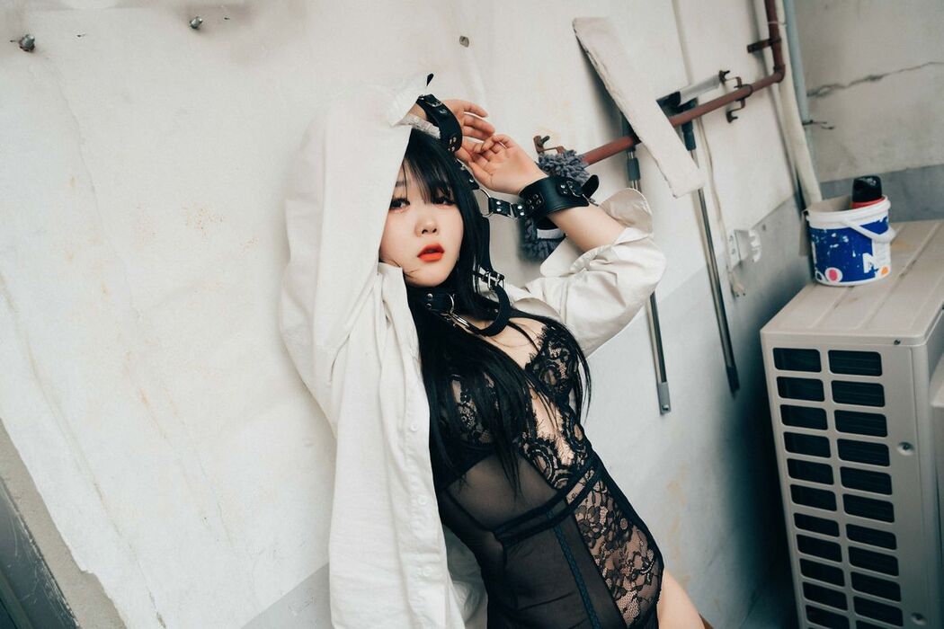 Haivia Zia 지아 – Tight And Closer (71P)