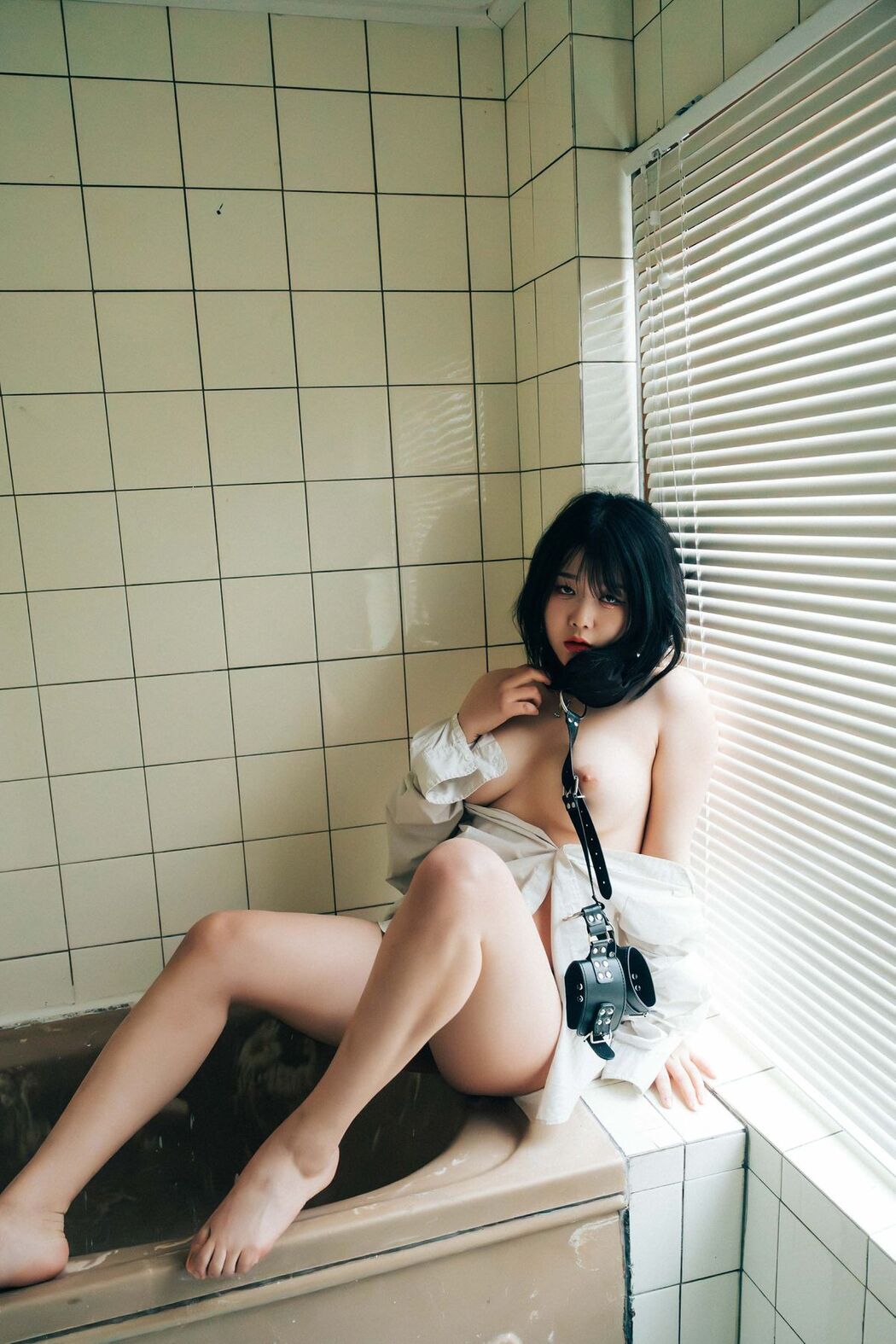 Haivia Zia 지아 – Tight And Closer (71P)