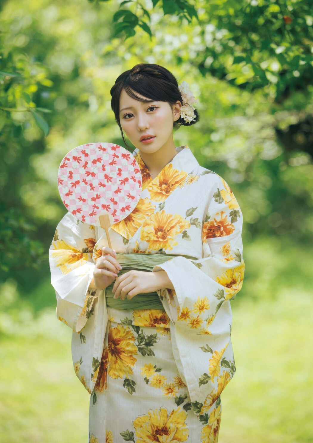 Miku Tanaka 田中美久, Big Comic Spirits 2025 No.41・42 (ビッグコミックスピリッツ 2025年41・42号)