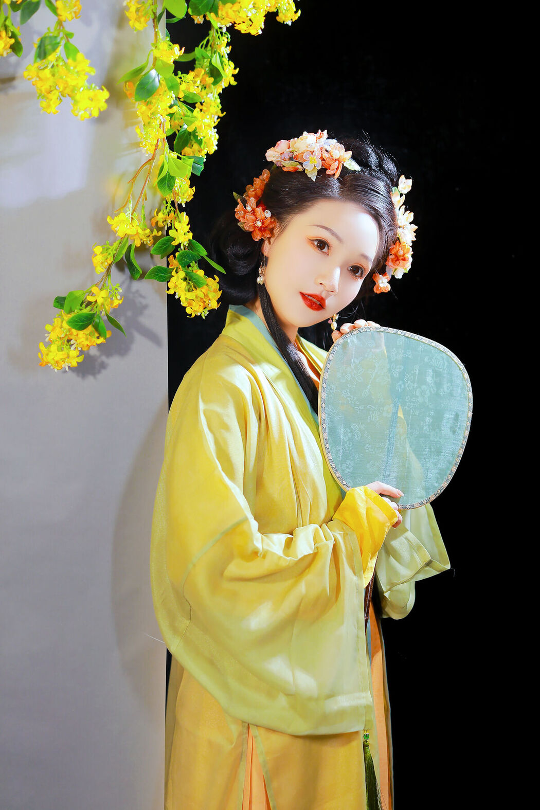 YiTuYu艺图语 Vol.8384 焚香小也 (23P)
