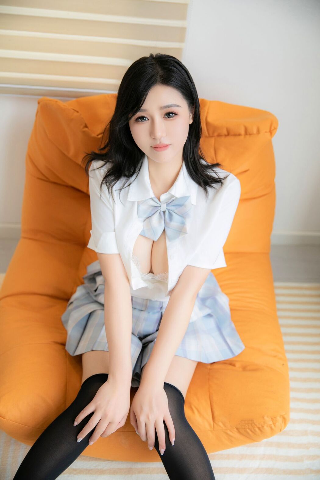 XR Uncensored Jin Xiao Yi 金小依 &#8211; R18 秀人网模特 JK学生妹 Part01 (49P &#8211; 1V)