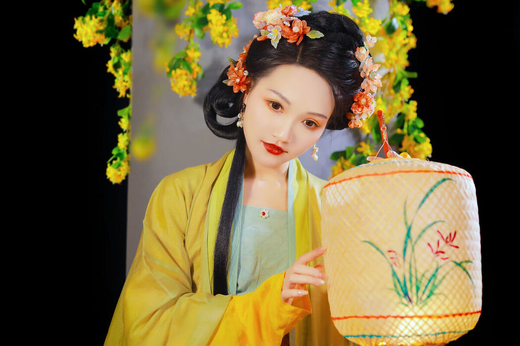 YiTuYu艺图语 Vol.8384 焚香小也 (23P)
