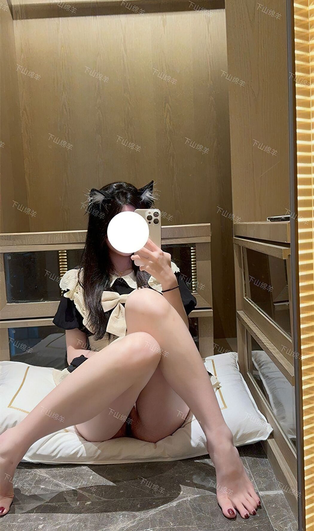 Coser@下山绵羊 &#8211; 退网的X福利姬 白嫩的萝莉 Part2 (55P)