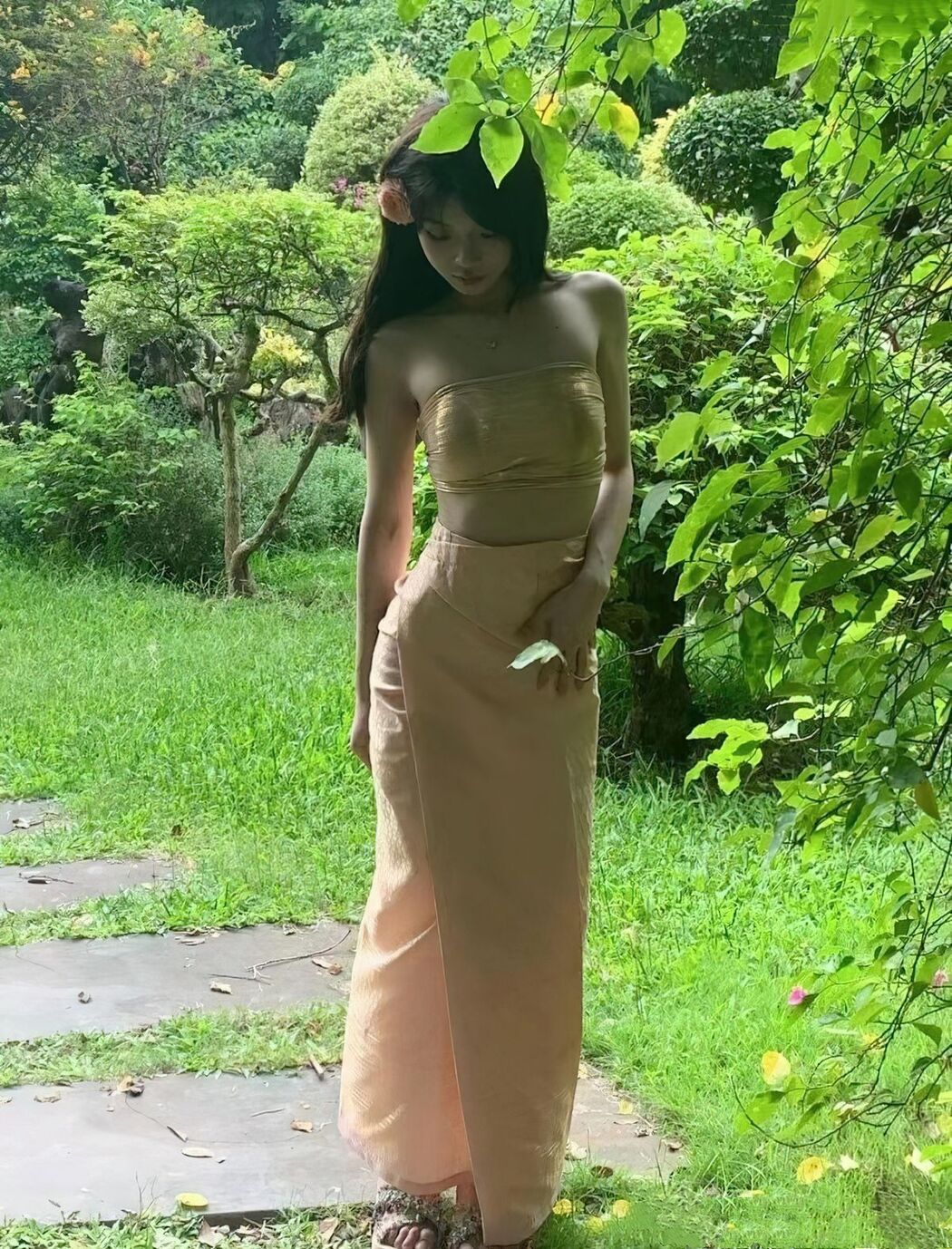 Coser@下山绵羊 &#8211; 退网的X福利姬 白嫩的萝莉 Part4 (54P)