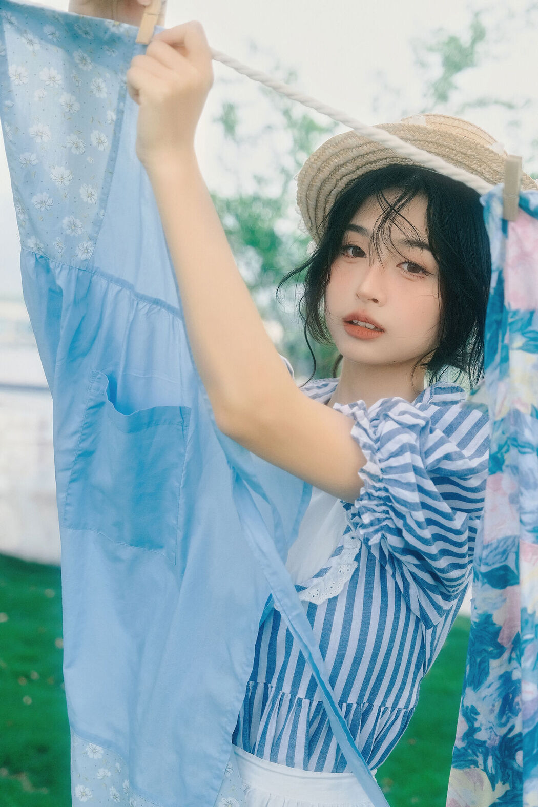 YiTuYu艺图语 Vol.8392 小满 (20P)
