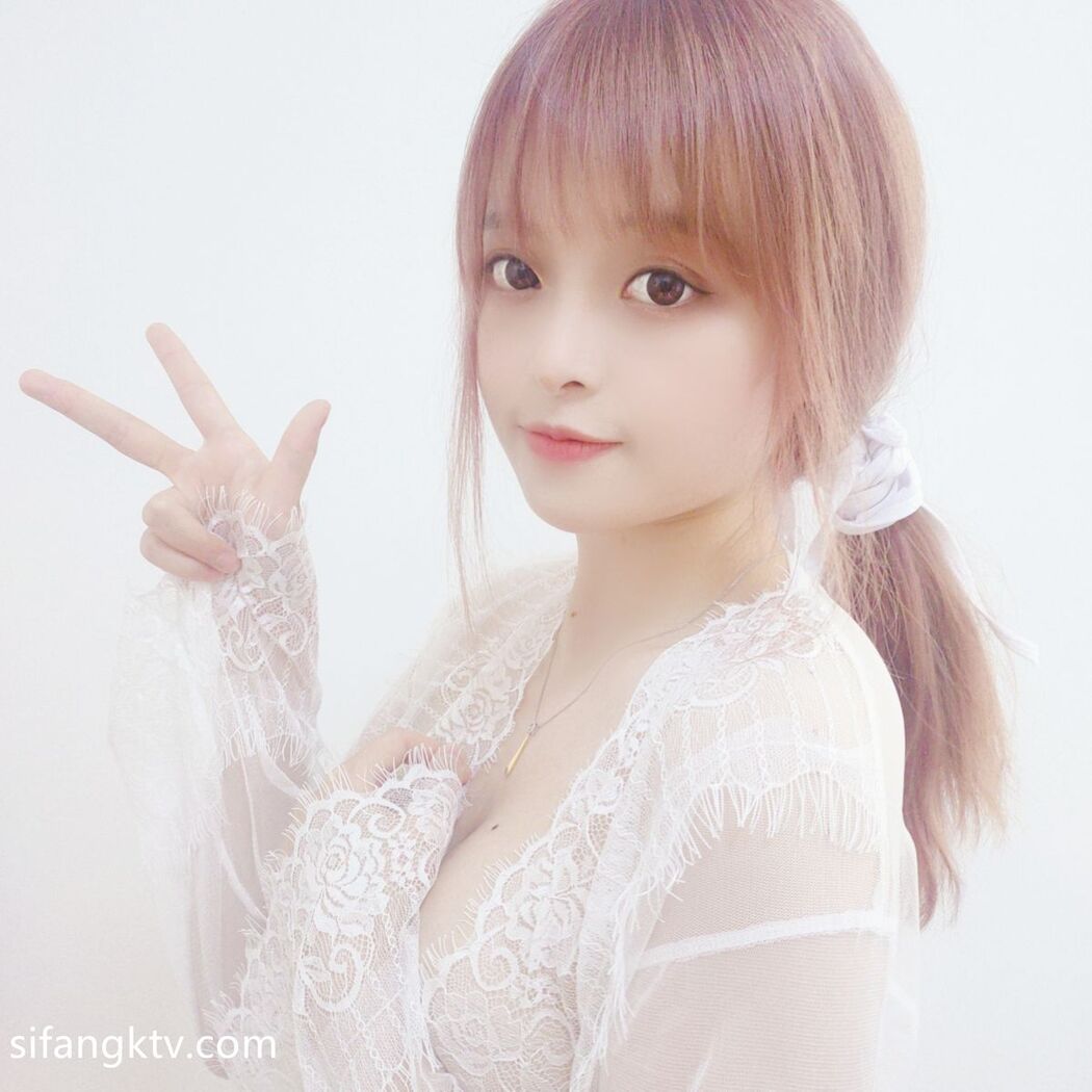 Coser@草莓味奈奈兔 – 付费福利私拍合集 Part3 (54P)