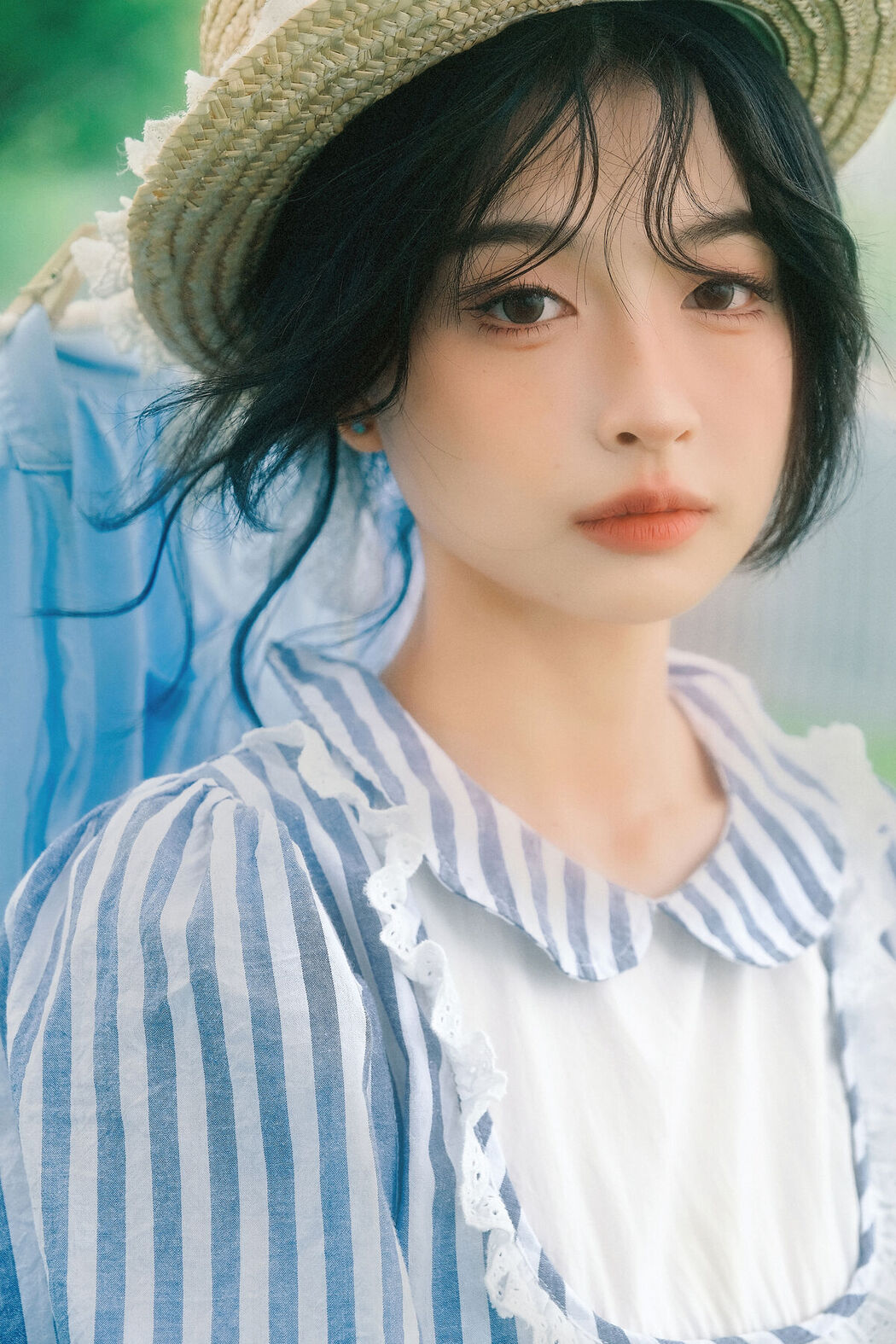 YiTuYu艺图语 Vol.8392 小满 (20P)